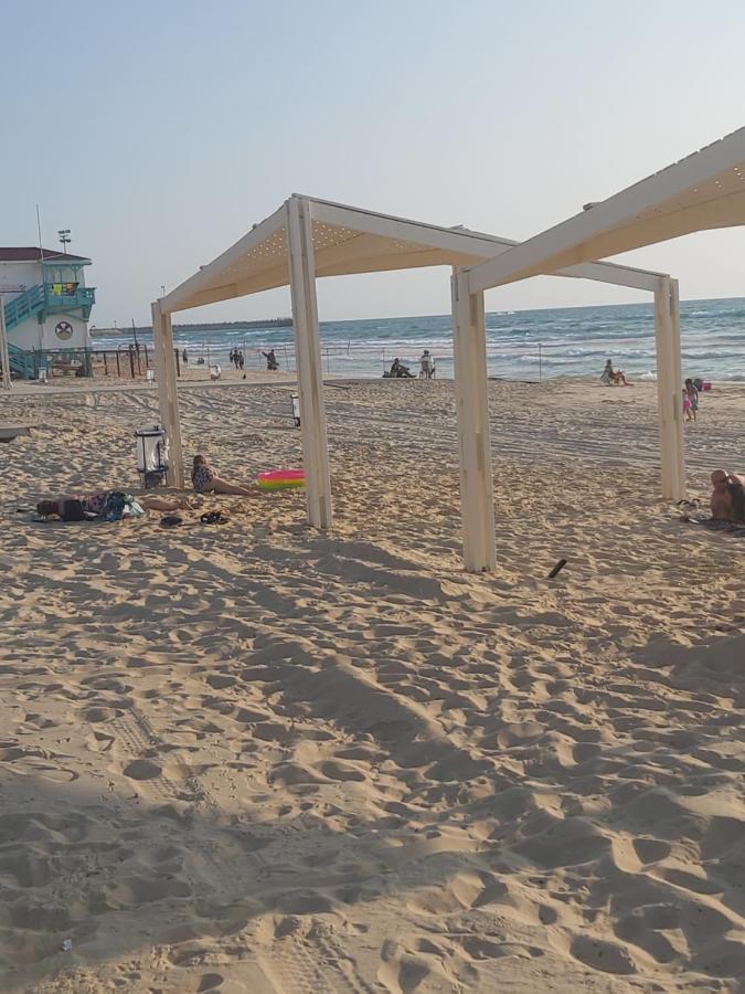 Studio By The Sea Ashdod Bagian luar foto